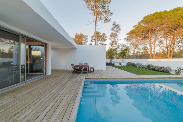 modern-house-with-garden-swimming-pool-and-wooden-2024-10-18-05-54-00-utc